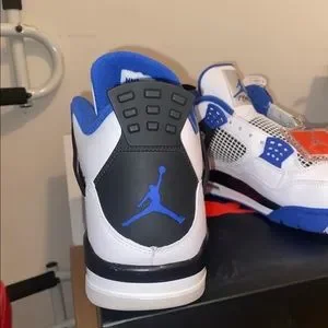 Jordan | Shoes | Jordan Motorsport 4 Size 3 Pre Owned Great  display picture 3
